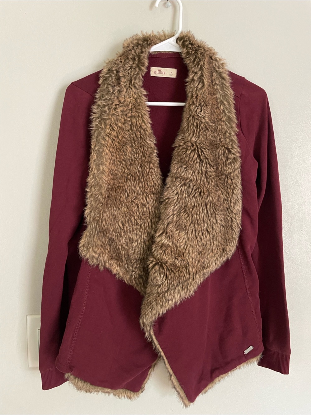 Hollister Burgundy Faux Fur Waterfall Open Cardigan Sweater sz S Y2K Grunge Cozy
